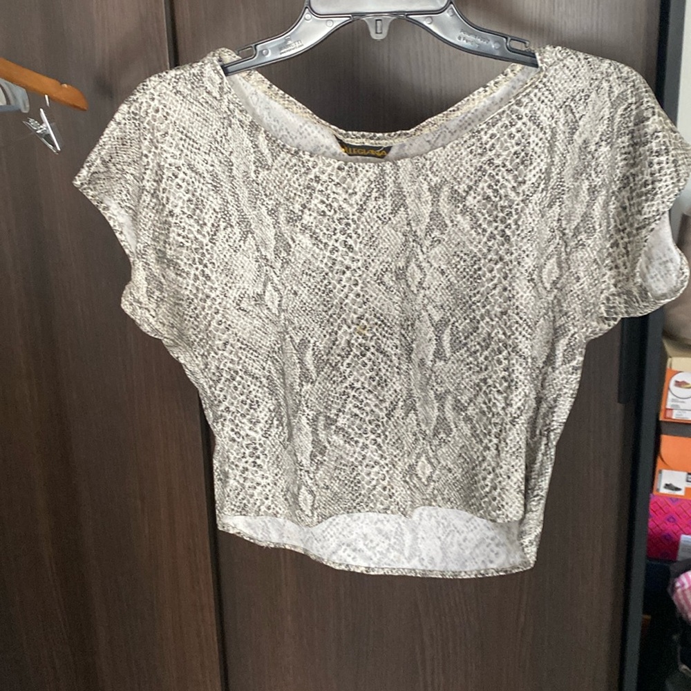 Crop top